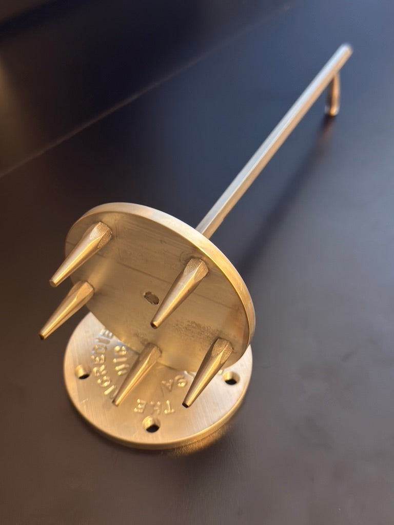 Quick Crank Pork Puller underside with four pulling spikes
